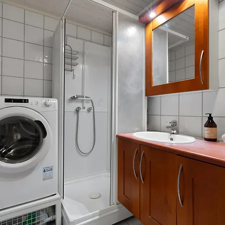 The Charming House By Arctic Homes Apartament